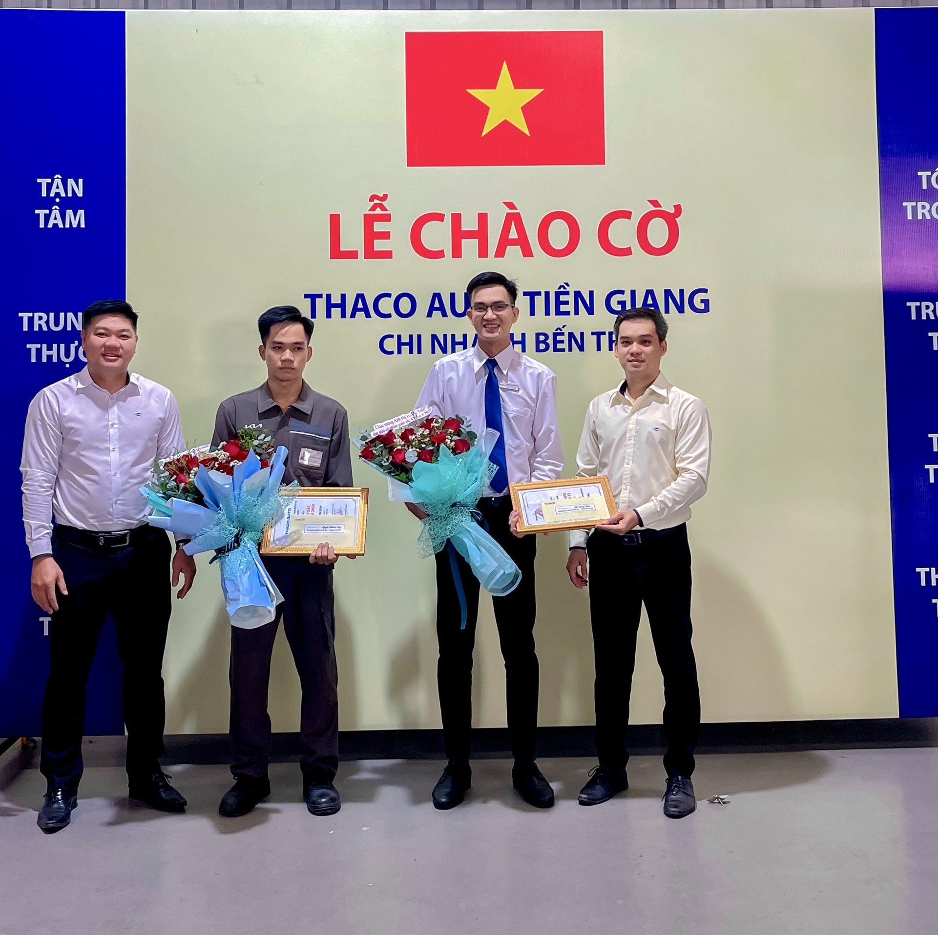 Lễ chào cờ tháng 5: THACO AUTO BẾN TRE vinh danh cá nhân có thành tích xuất sắc